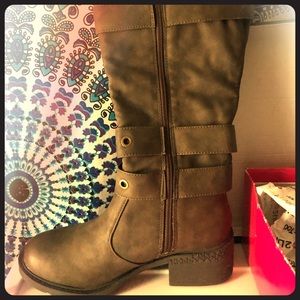 8.5 wide calf brown boots